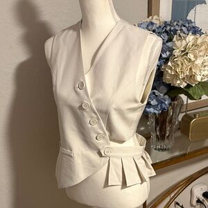 Amy Enjoy Life -Button front vest in beige size Small - Medium